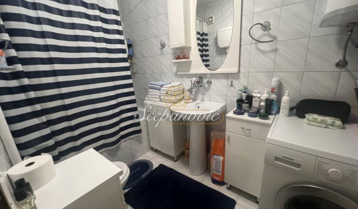 Stan Prodaja Novi Sad  85 m2