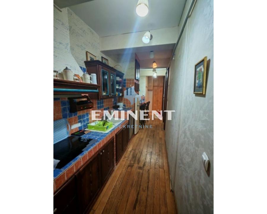 prodaja-kuca-ZiiHuB7DT9 Trosoban stan na prodaju, Centar, Kopaonik, 90m², 420.000 €