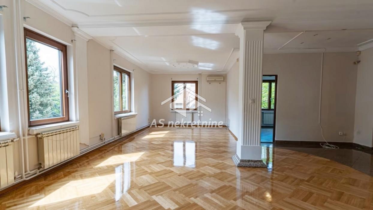 Stan Izdavanje Beograd Dedinje 210 m2