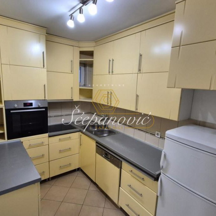 Stan Izdavanje Novi Sad  89 m2