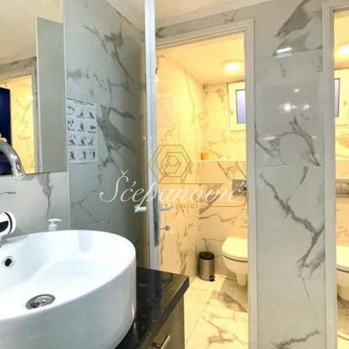 Lokal Prodaja Sremski Karlovci  205 m2