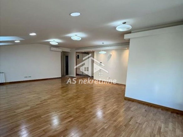 Stan Izdavanje Beograd Senjak 130 m2