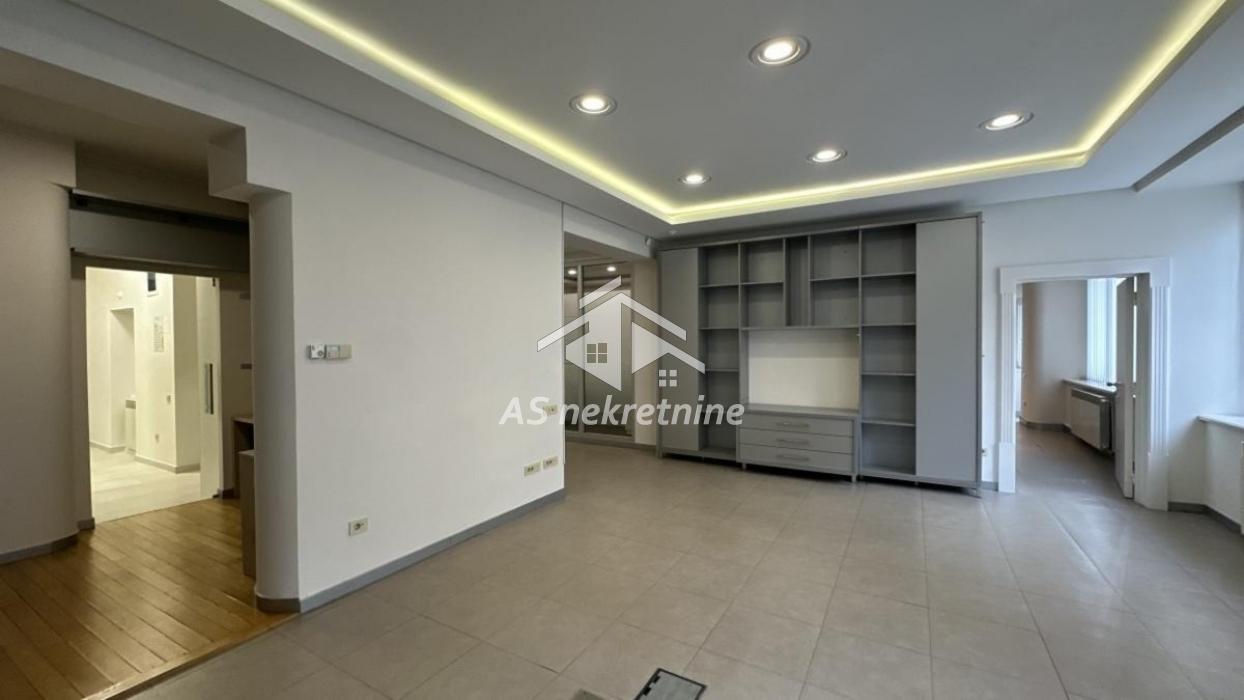 Stan Izdavanje Beograd Kalenić Pijaca 223 m2