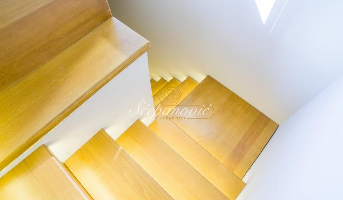 prodaja-kuca-beograd-FpYMP4oGZk Četvorosoban stan na prodaju, Bulevar Patrijarha Pavla, Novi Sad, 113m², 440.000 €