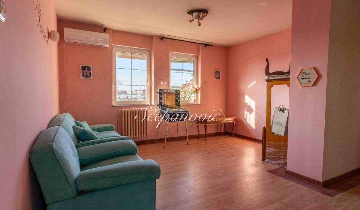Stan Prodaja Novi Sad Kej 179 m2