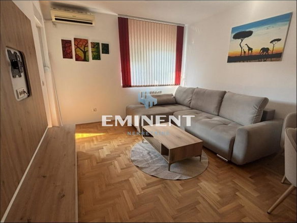 Stan Izdavanje Beograd Blok 72 42 m2
