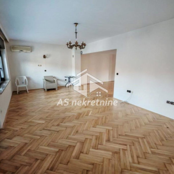 Kuća Izdavanje Beograd Bioskop Voždovac 360 m2