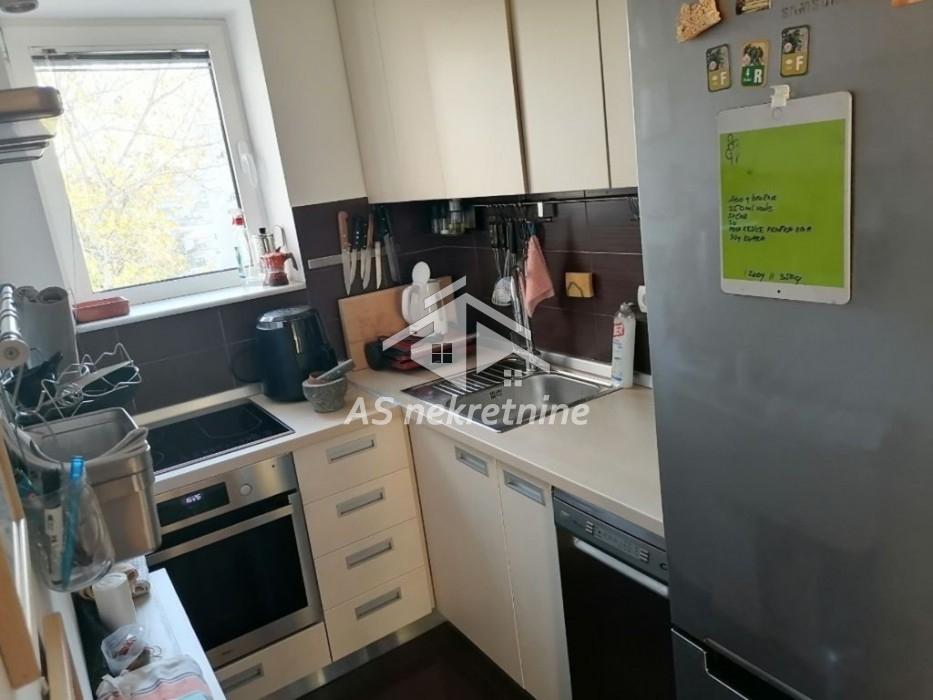 Stan Izdavanje Beograd Kalenić Pijaca 50 m2