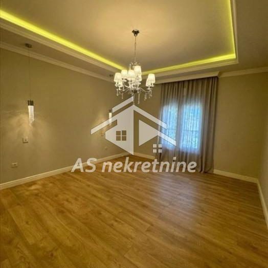 Stan Izdavanje Beograd Senjak 215 m2