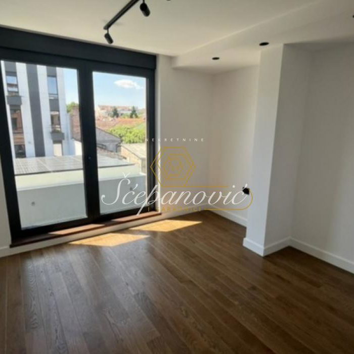 Stan Prodaja Novi Sad  368 m2