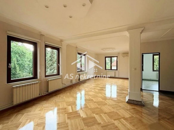 Stan Izdavanje Beograd Dedinje 210 m2