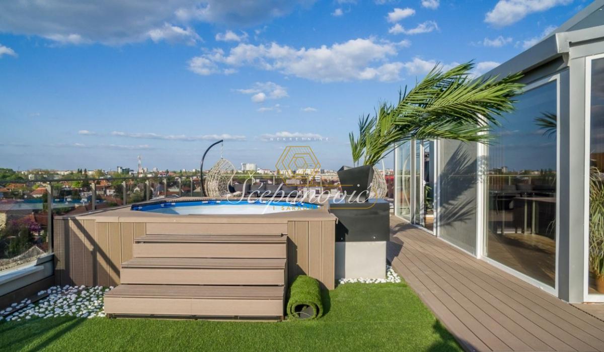 Četvorosoban stan na prodaju, Bulevar Patrijarha Pavla, Novi Sad, 113m², 440.000 €