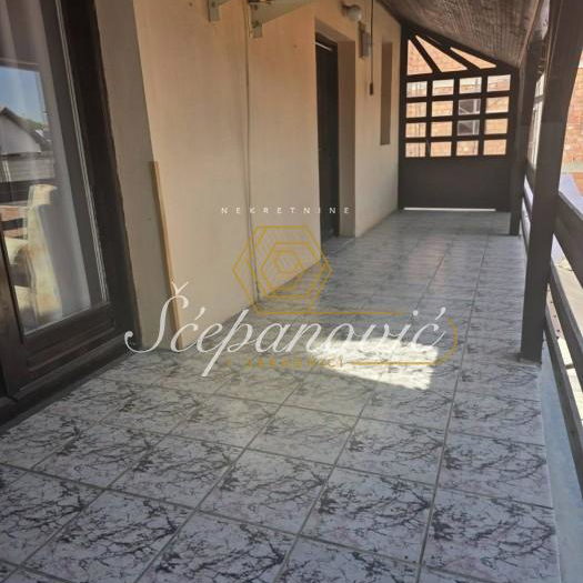 Kuća za izdavanje, Vidovdansko Naselje, Novi Sad, 106m², 650 €/mes