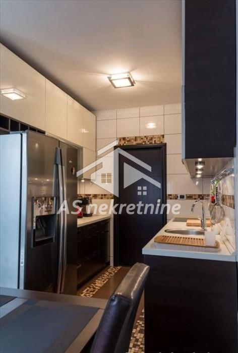 Stan Izdavanje Beograd Trg Republike 87 m2