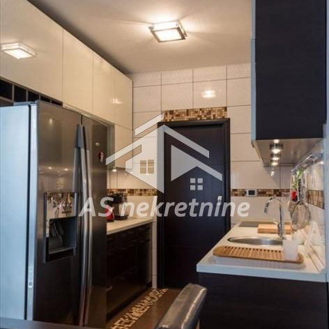 Stan Izdavanje Beograd Trg Republike 87 m2