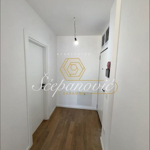 Stan Prodaja Novi Sad  28 m2