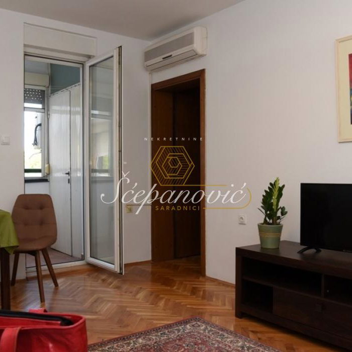 Stan Izdavanje Novi Sad Betanija 49 m2