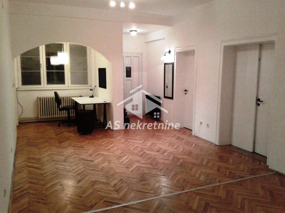 Trosoban stan za izdavanje, Banovo Brdo, Beograd, 106m², 900 €/mes