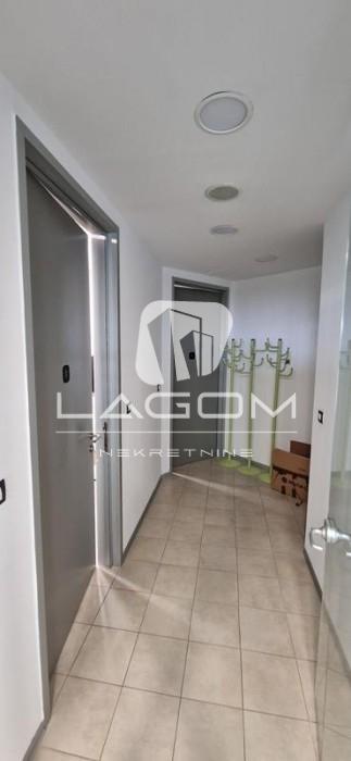 Lokal za izdavanje, Blok 67 – Belville, Beograd, 772m², 5. sprat, 14.300 €/mes