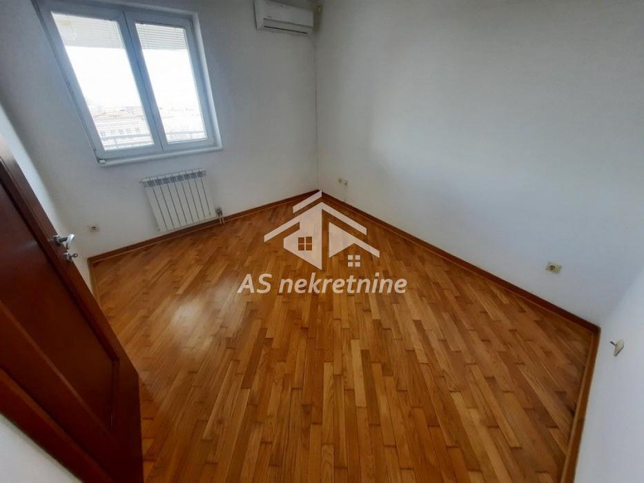 prodaja-kuca-beograd-mYDaGiC0Zy Stan Izdavanje Beograd Hram Svetog Save 172 m2