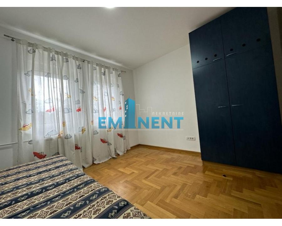 Trosoban stan za izdavanje, Autokomanda, Beograd, 80m², 700 €/mes