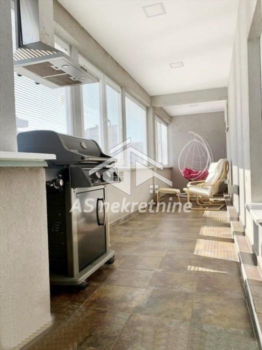 Četvorosoban stan na prodaju, Đeram Pijaca, Beograd, 157m², 390.000 €