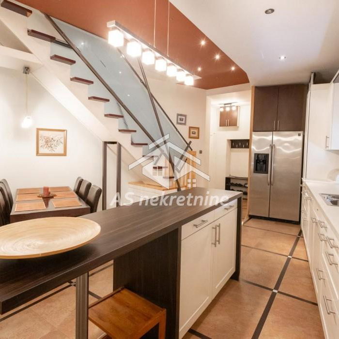 Stan Izdavanje Beograd Obilićev Venac 140 m2