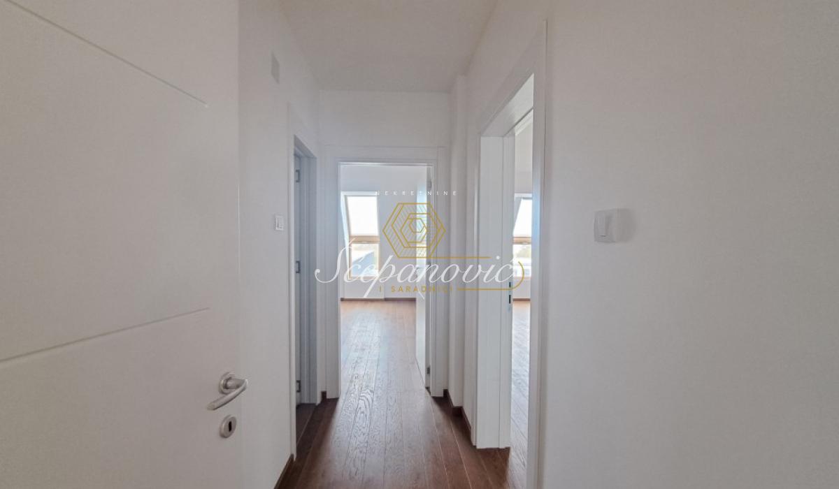 Stan Prodaja Novi Sad  207 m2