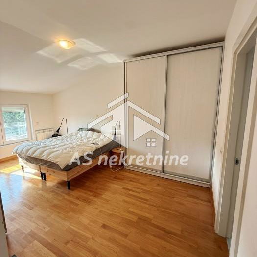 Stan Izdavanje Beograd Senjak 157 m2
