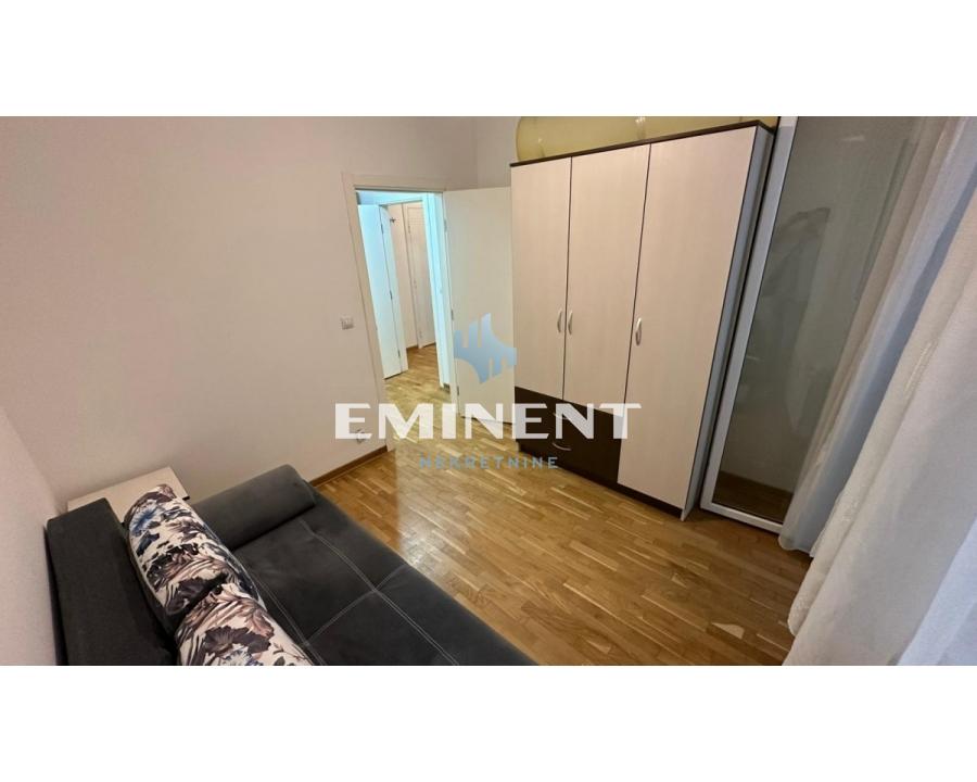 Trosoban stan za izdavanje, Blok 61, Beograd, 64m², 650 €/mes
