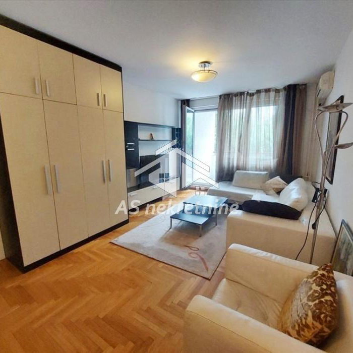 Stan Izdavanje Beograd Blok 25 - Arena 80 m2