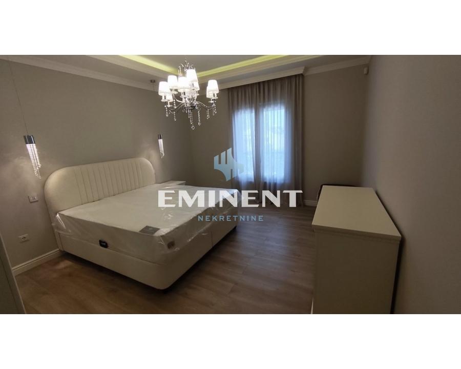 prodaja-kuca-beograd-zLkxzTH5lT Stan Izdavanje Beograd Senjak 215 m2