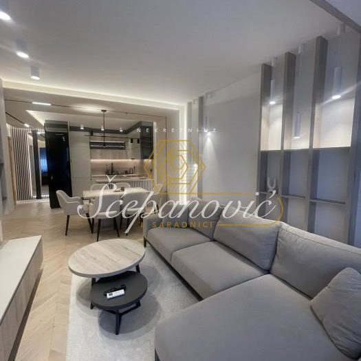 Stan Izdavanje Novi Sad  52 m2