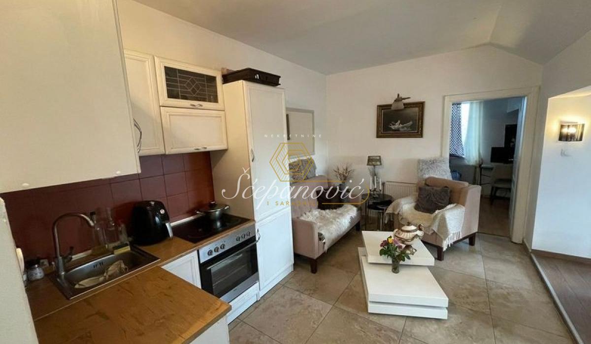 Trosoban stan na prodaju, Bulevar Oslobođenja, Novi Sad, 52m², 123.000 €