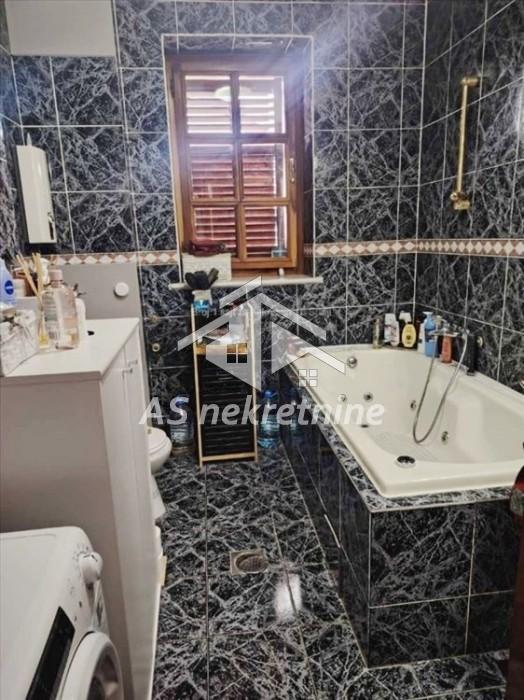 Četvorosoban stan za izdavanje, Bulbulder, Beograd, 120m², 1.250 €/mes