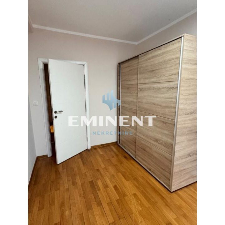Stan Izdavanje Beograd Lekino Brdo 67 m2