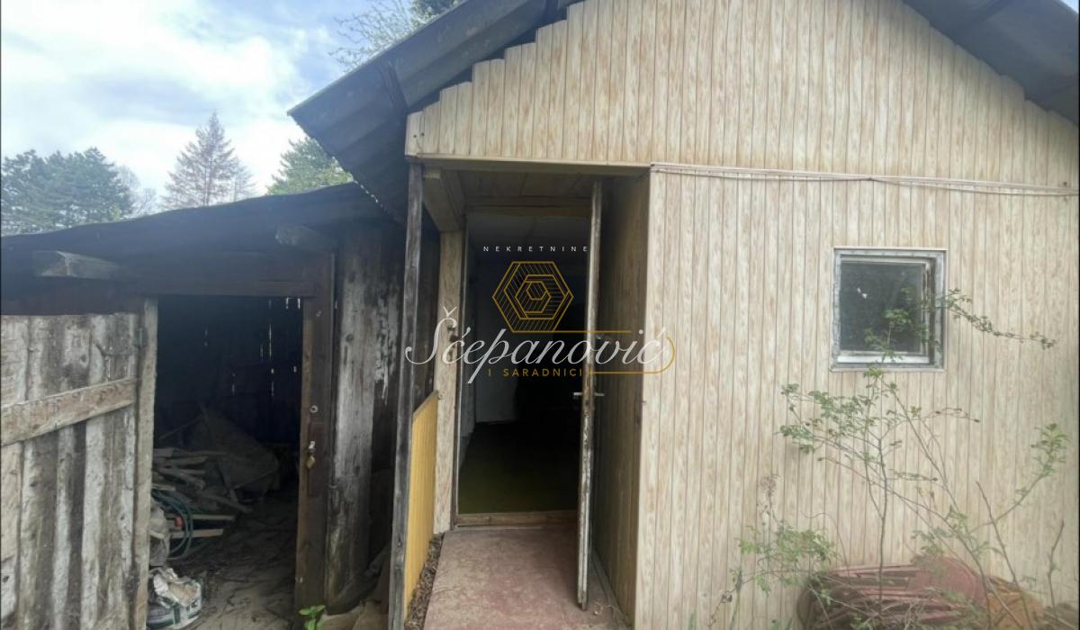 Kuća na prodaju, Jazak, Irig, 140m², 300.000 €