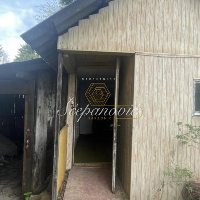 Kuća na prodaju, Jazak, Irig, 140m², 300.000 €