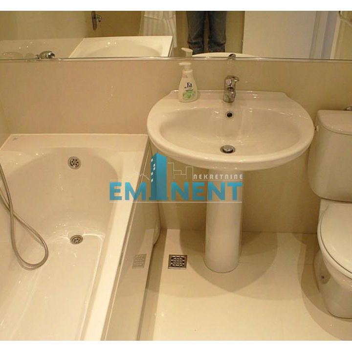 Trosoban stan za izdavanje, Balkanska, Beograd, 100m², 1.750 €/mes