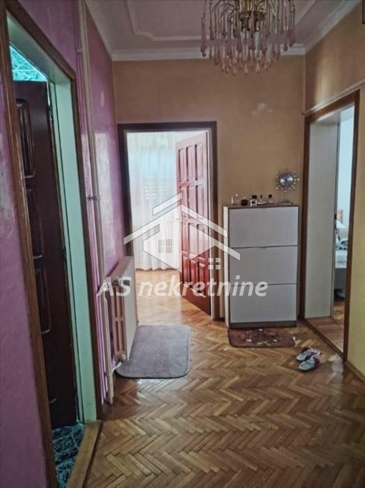 Četvorosoban stan za izdavanje, Bulbulder, Beograd, 120m², 1.250 €/mes