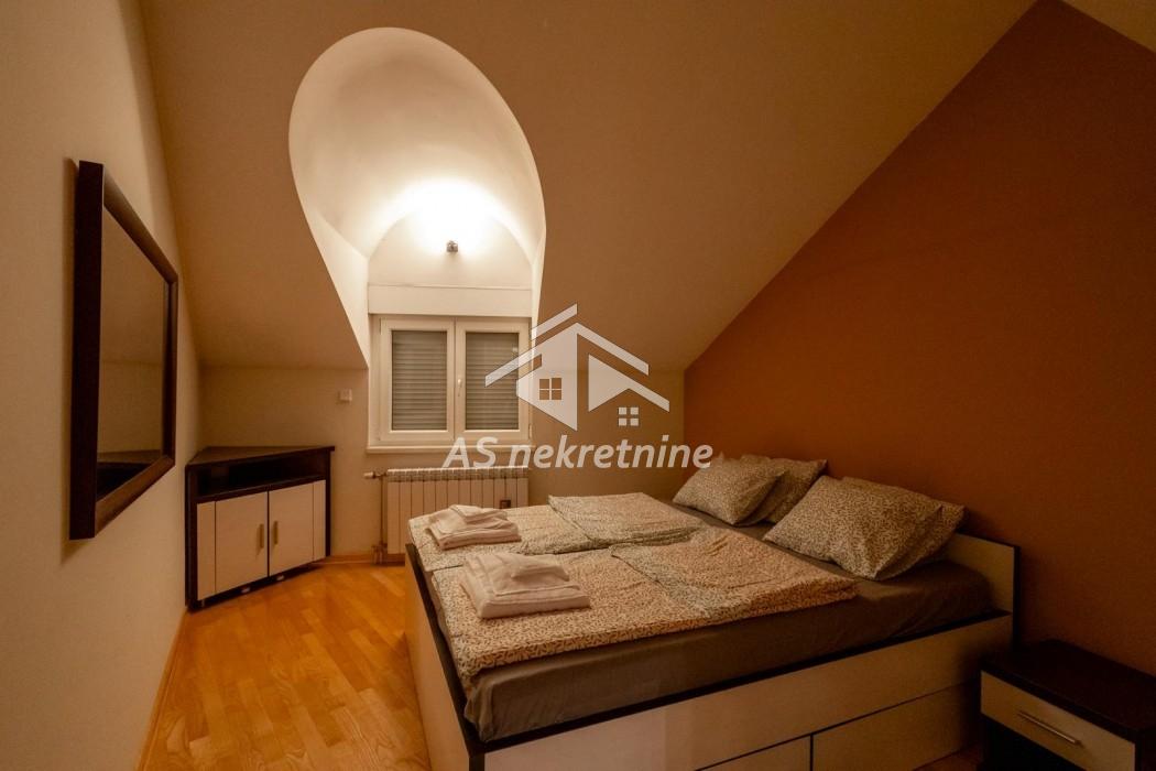 Četvorosoban stan za izdavanje, Obilićev Venac, Beograd, 140m², 1.800 €/mes