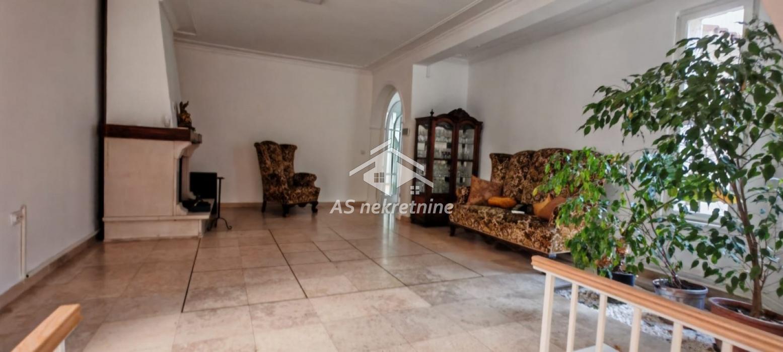Kuća za izdavanje, Neimar, Beograd, 260m², 3.000 €/mes