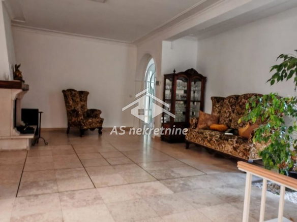 Kuća Izdavanje Beograd Neimar 260 m2