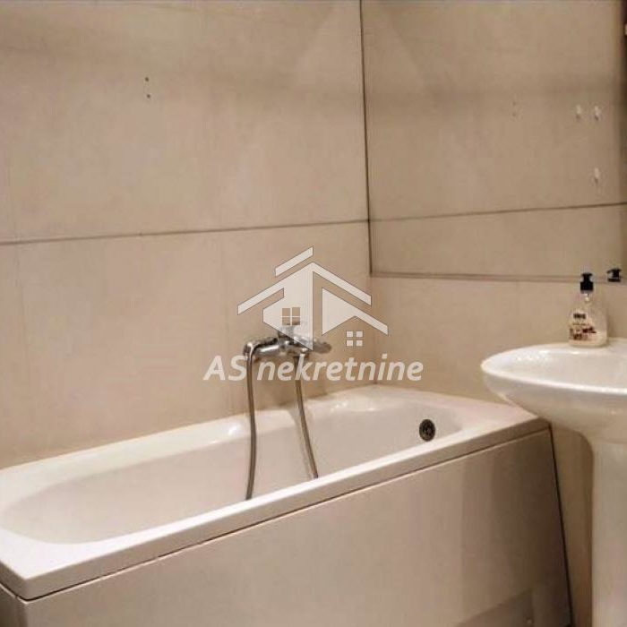 Trosoban stan za izdavanje, London, Beograd, 100m², 1.750 €/mes