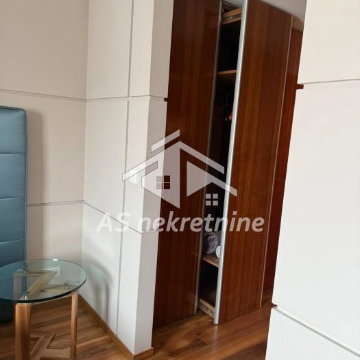 Četvorosoban stan za izdavanje, Slavija, Beograd, 250m², 2.700 €/mes
