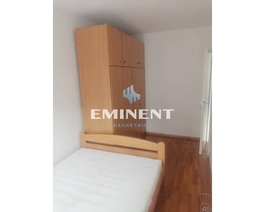 Stan Izdavanje Beograd Blok 72 53 m2