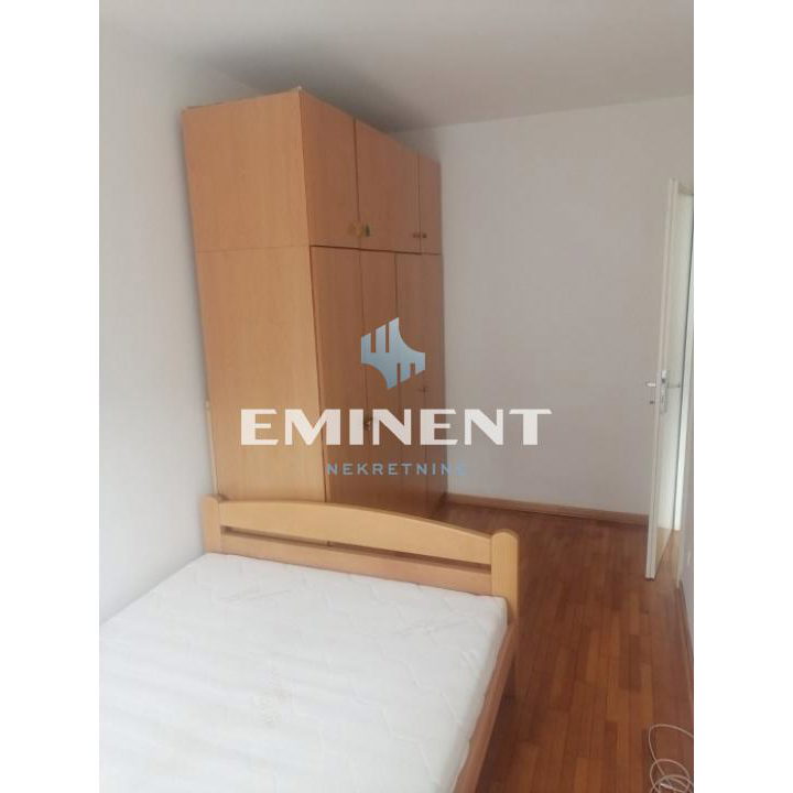 Stan Izdavanje Beograd Blok 72 53 m2