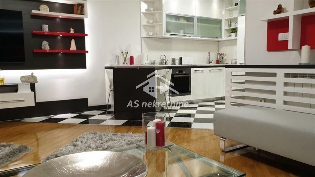 Stan Izdavanje Beograd Hram Svetog Save 60 m2