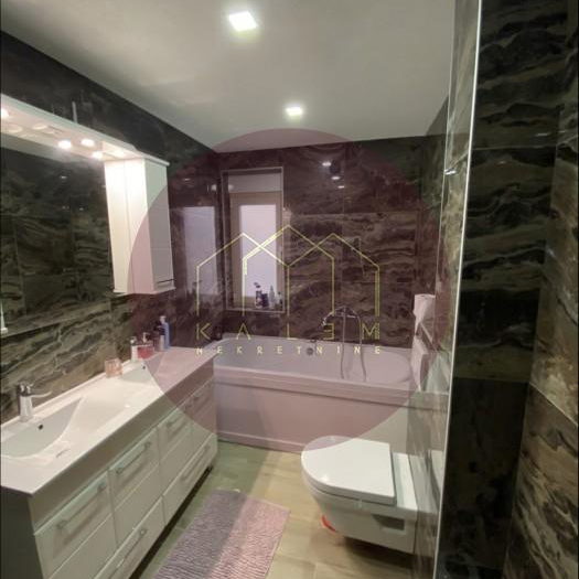 Trosoban stan na prodaju, Centar, Vrnjačka Banja, 133m², 190.000 €
