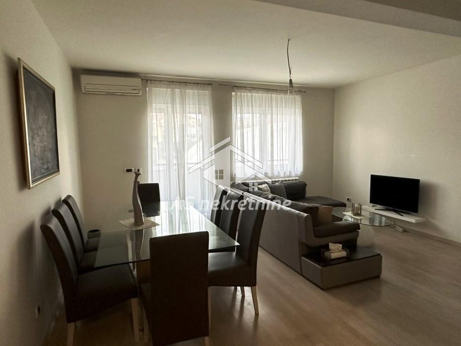 Trosoban stan za izdavanje, Lekino Brdo, Beograd, 81m², 1.000 €/mes